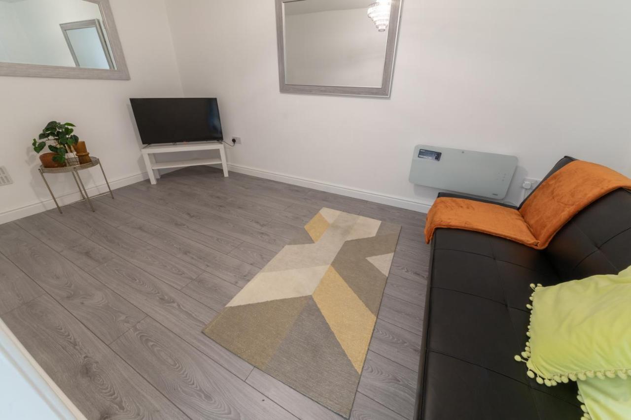Contractor-Ready House - Bright, Spacious, And Free Wifi Included! Apartment Luton (Bedfordshire)