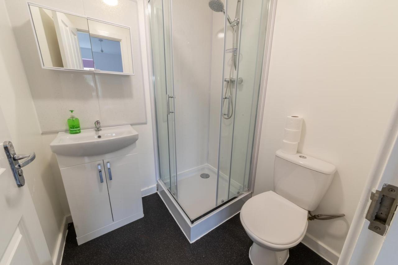 Apartment Contractor-Ready House - Bright, Spacious, And Free Wifi Included! Luton (Bedfordshire)
