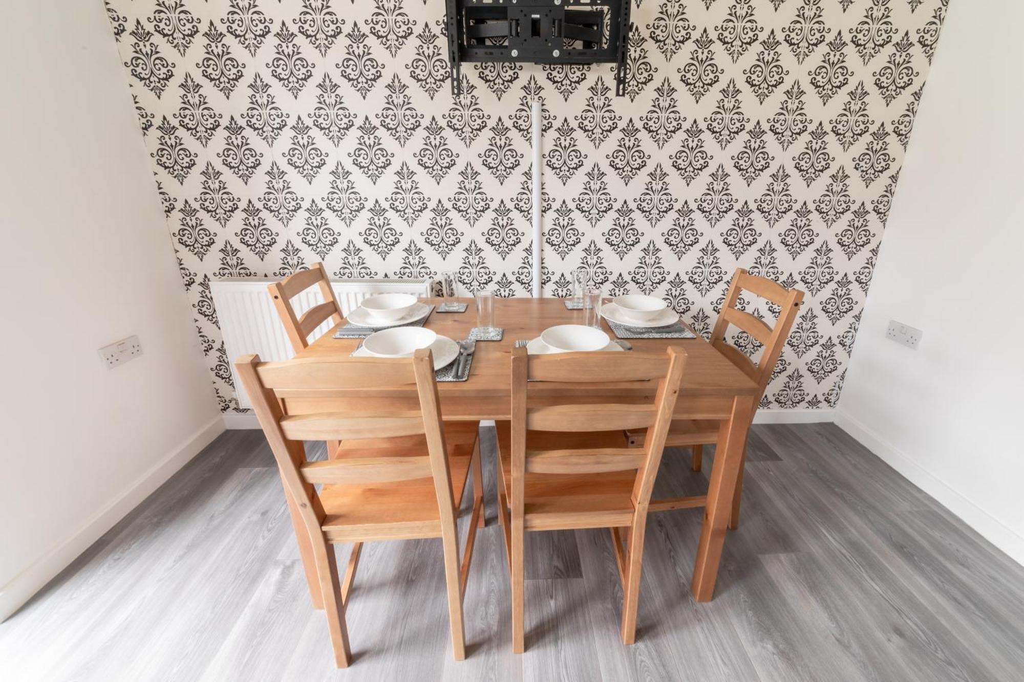 Apartment Contractor-Ready House - Bright, Spacious, And Free Wifi Included! Luton (Bedfordshire)